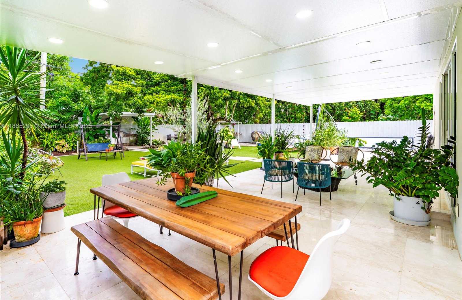 Small Image of 1617 NORTH EAST 157TH TER, North Miami Beach Number 2