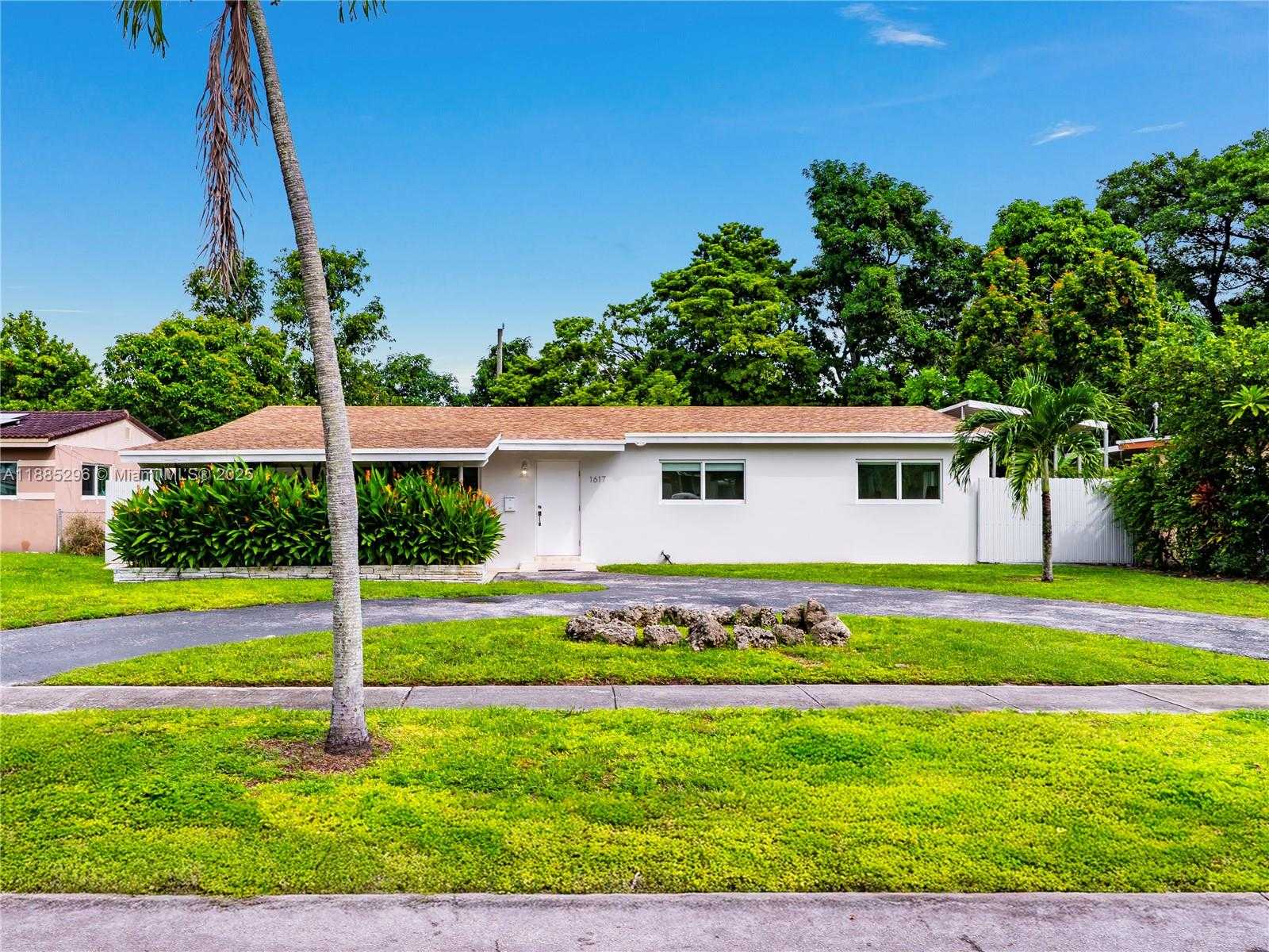 Small Image of 1617 NORTH EAST 157TH TER, North Miami Beach Number 28