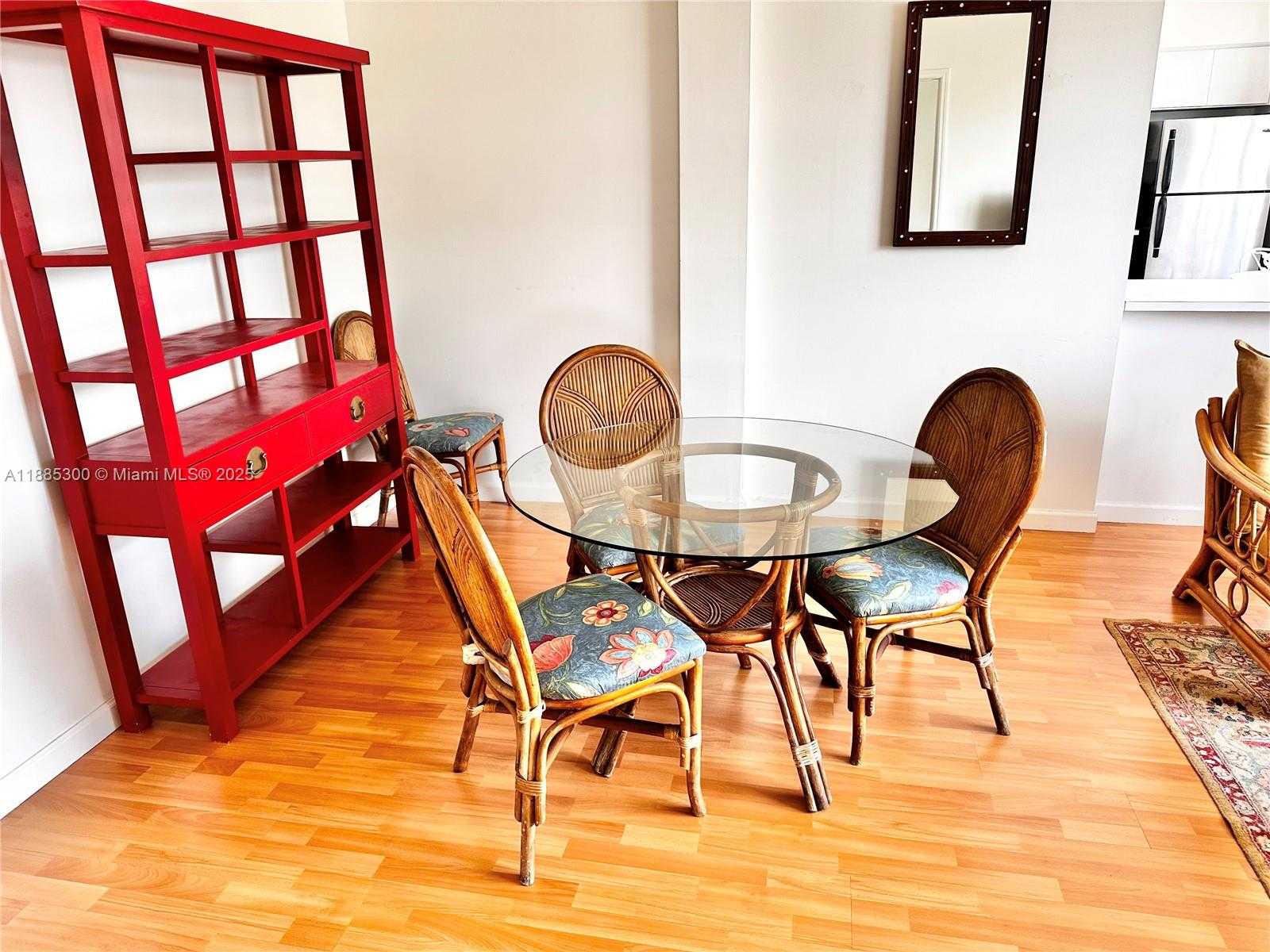 Small Image of 1051 MERIDIAN AVE #1F, Miami Beach Number 2