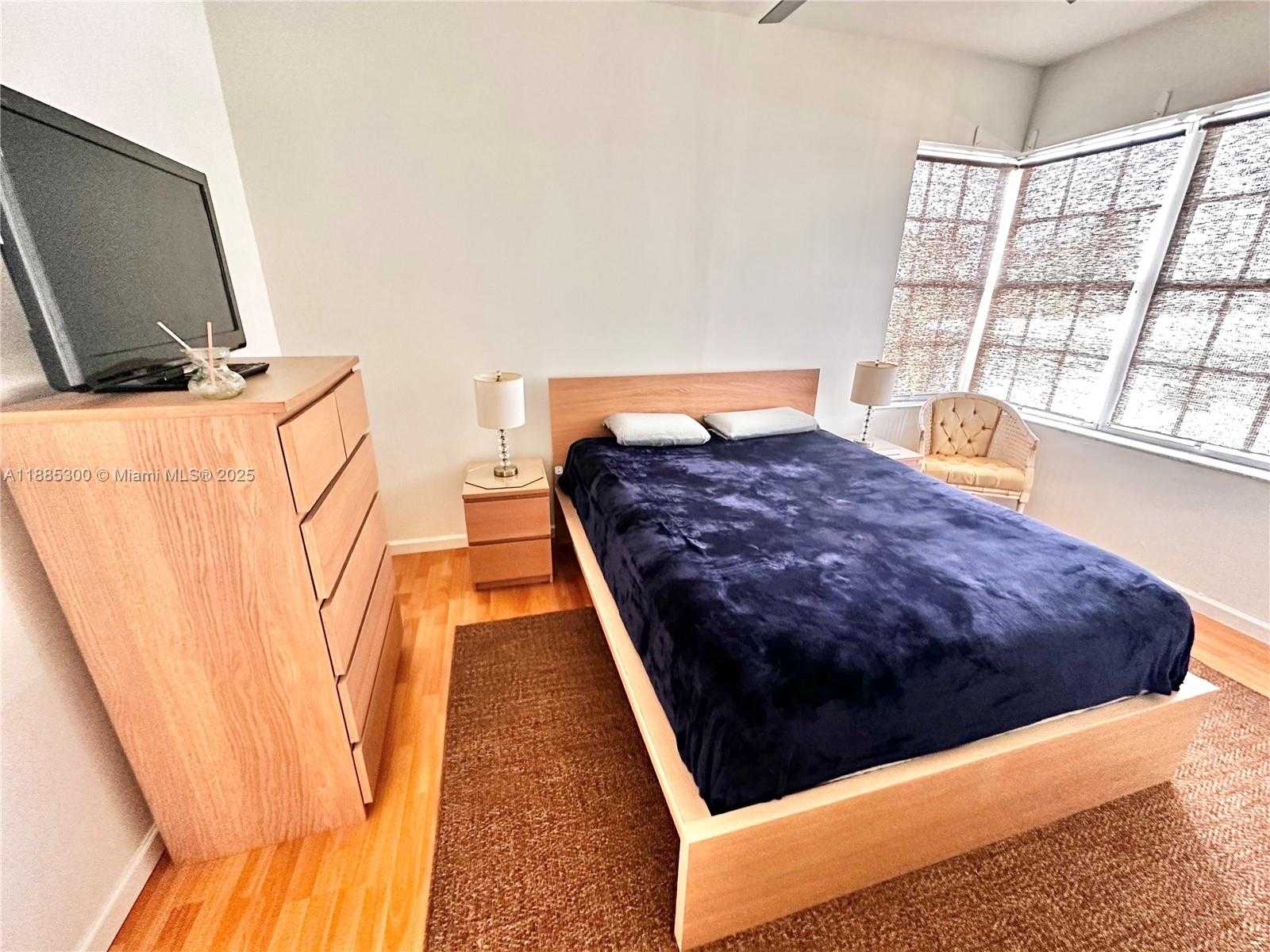 Small Image of 1051 MERIDIAN AVE #1F, Miami Beach Number 4