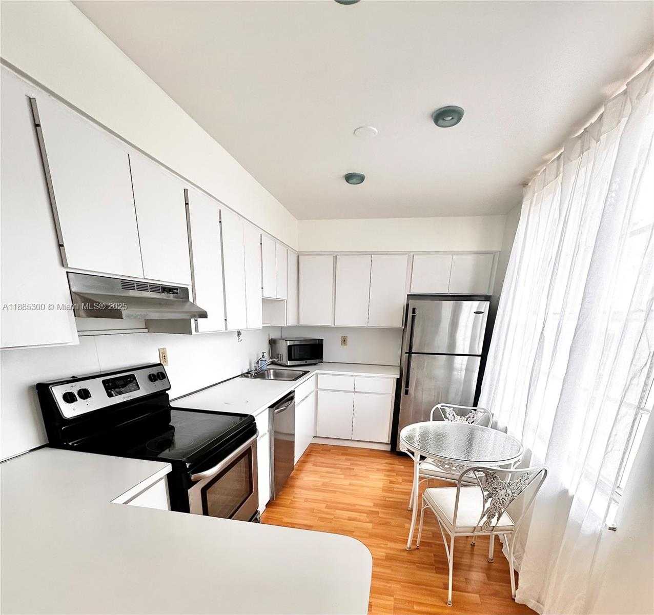 Small Image of 1051 MERIDIAN AVE #1F, Miami Beach Number 5