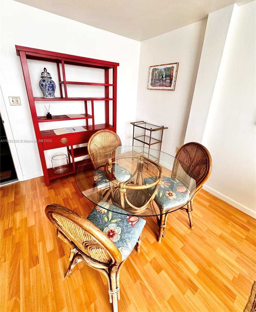 Small Image of 1051 MERIDIAN AVE #1F, Miami Beach Number 6