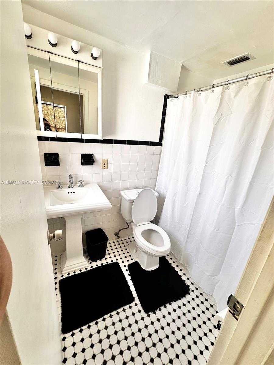 Small Image of 1051 MERIDIAN AVE #1F, Miami Beach Number 7