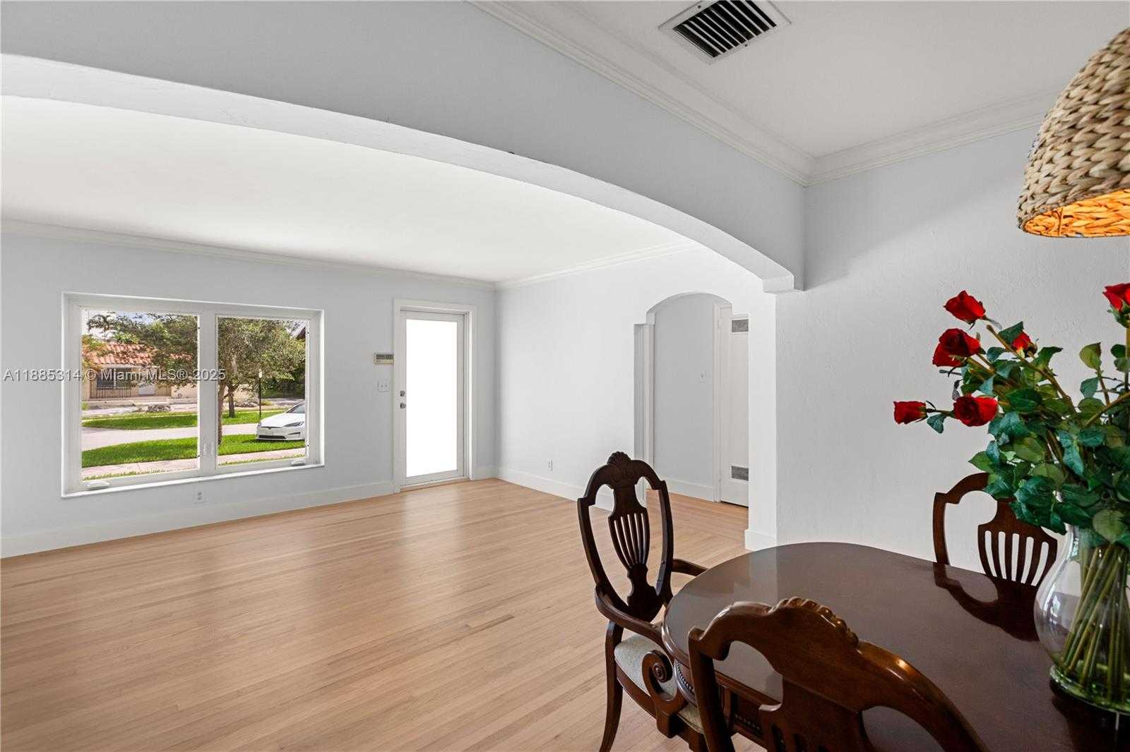 Small Image of 3018 COCONUT GROVE DR, Coral Gables Number 10
