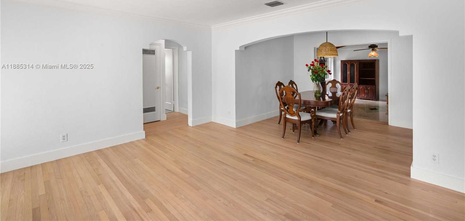 Small Image of 3018 COCONUT GROVE DR, Coral Gables Number 11