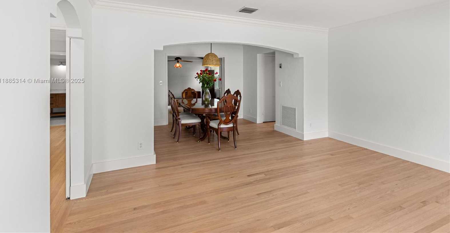 Small Image of 3018 COCONUT GROVE DR, Coral Gables Number 12