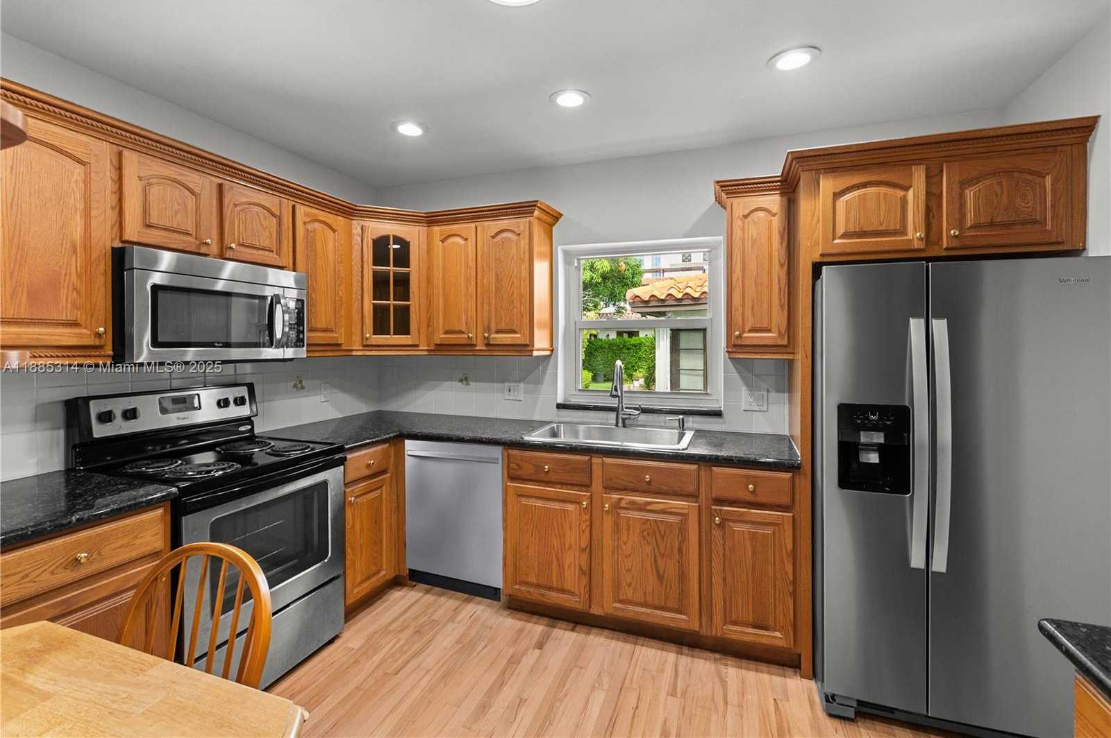 Small Image of 3018 COCONUT GROVE DR, Coral Gables Number 14
