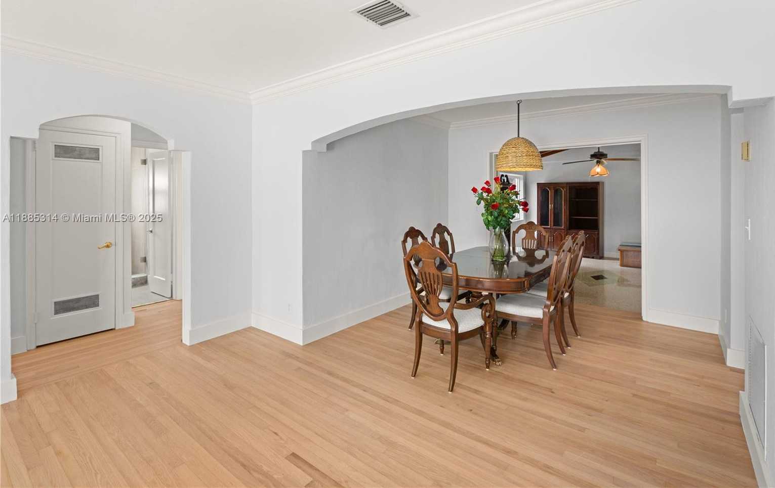 Small Image of 3018 COCONUT GROVE DR, Coral Gables Number 31