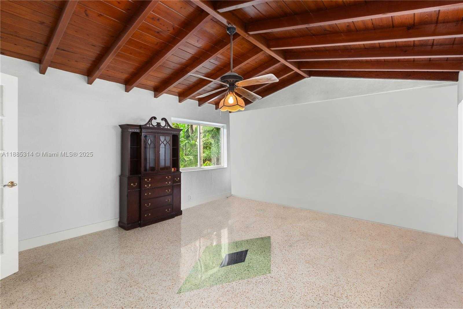 Small Image of 3018 COCONUT GROVE DR, Coral Gables Number 4