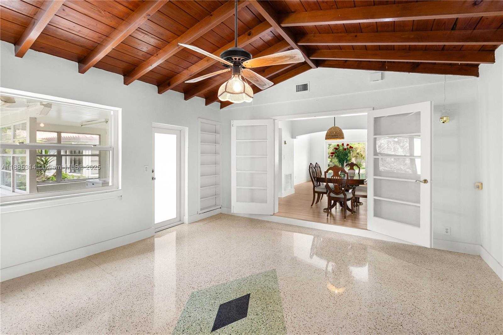 Small Image of 3018 COCONUT GROVE DR, Coral Gables Number 6