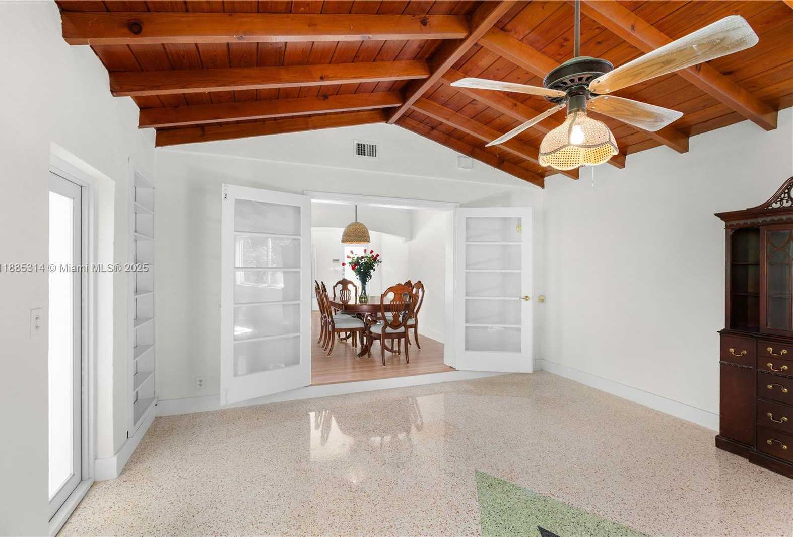 Small Image of 3018 COCONUT GROVE DR, Coral Gables Number 7