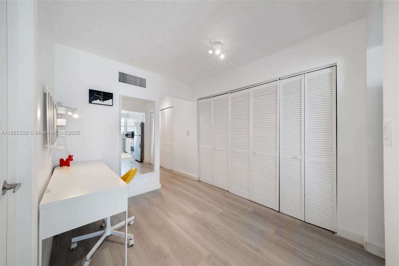 Small Image of 1340 LINCOLN RD #806, Miami Beach Number 12