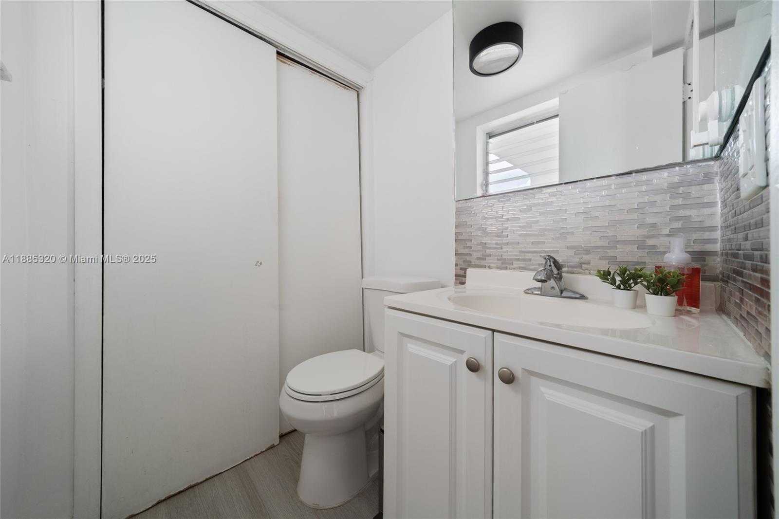 Small Image of 1340 LINCOLN RD #806, Miami Beach Number 13