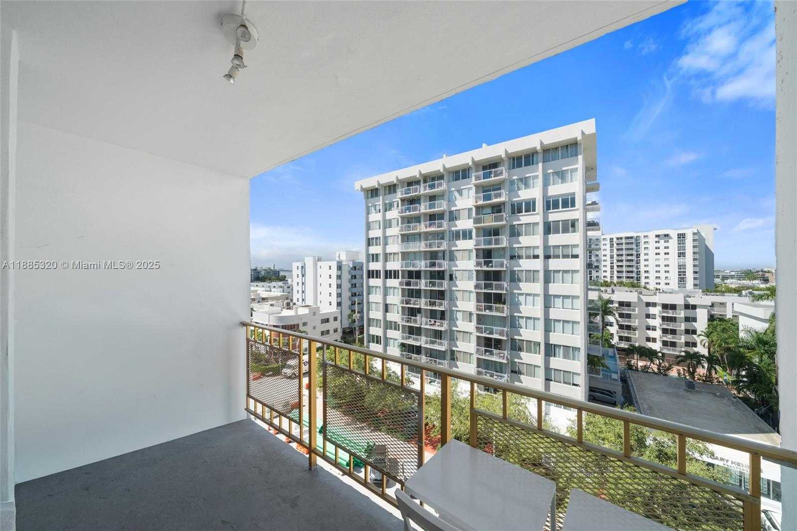 Small Image of 1340 LINCOLN RD #806, Miami Beach Number 15