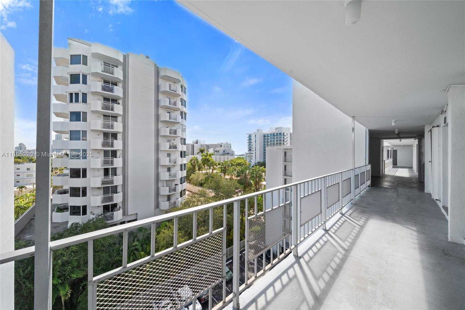 Small Image of 1340 LINCOLN RD #806, Miami Beach Number 16