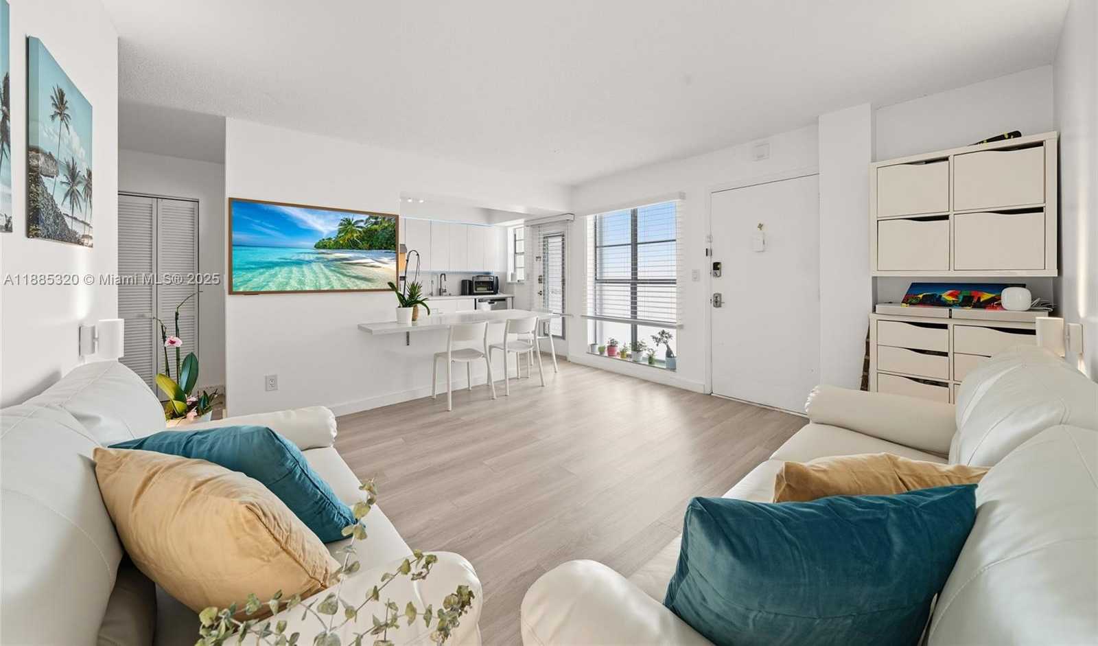 Small Image of 1340 LINCOLN RD #806, Miami Beach Number 2