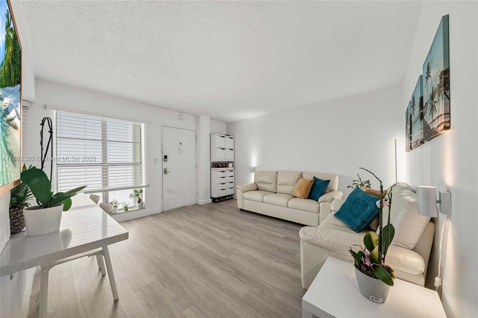 Small Image of 1340 LINCOLN RD #806, Miami Beach Number 3