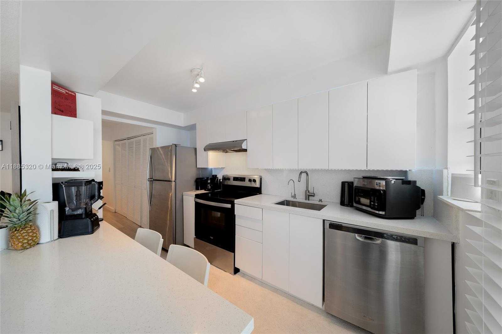 Small Image of 1340 LINCOLN RD #806, Miami Beach Number 6