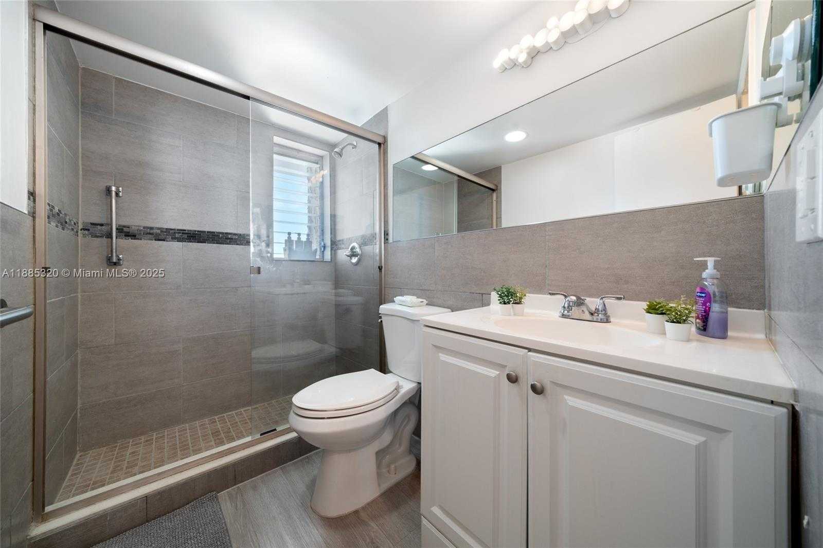 Small Image of 1340 LINCOLN RD #806, Miami Beach Number 9