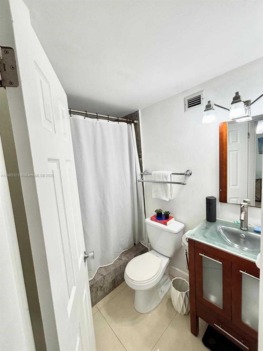 Small Image of 801 BRICKELL BAY DR #1067, Miami Number 13