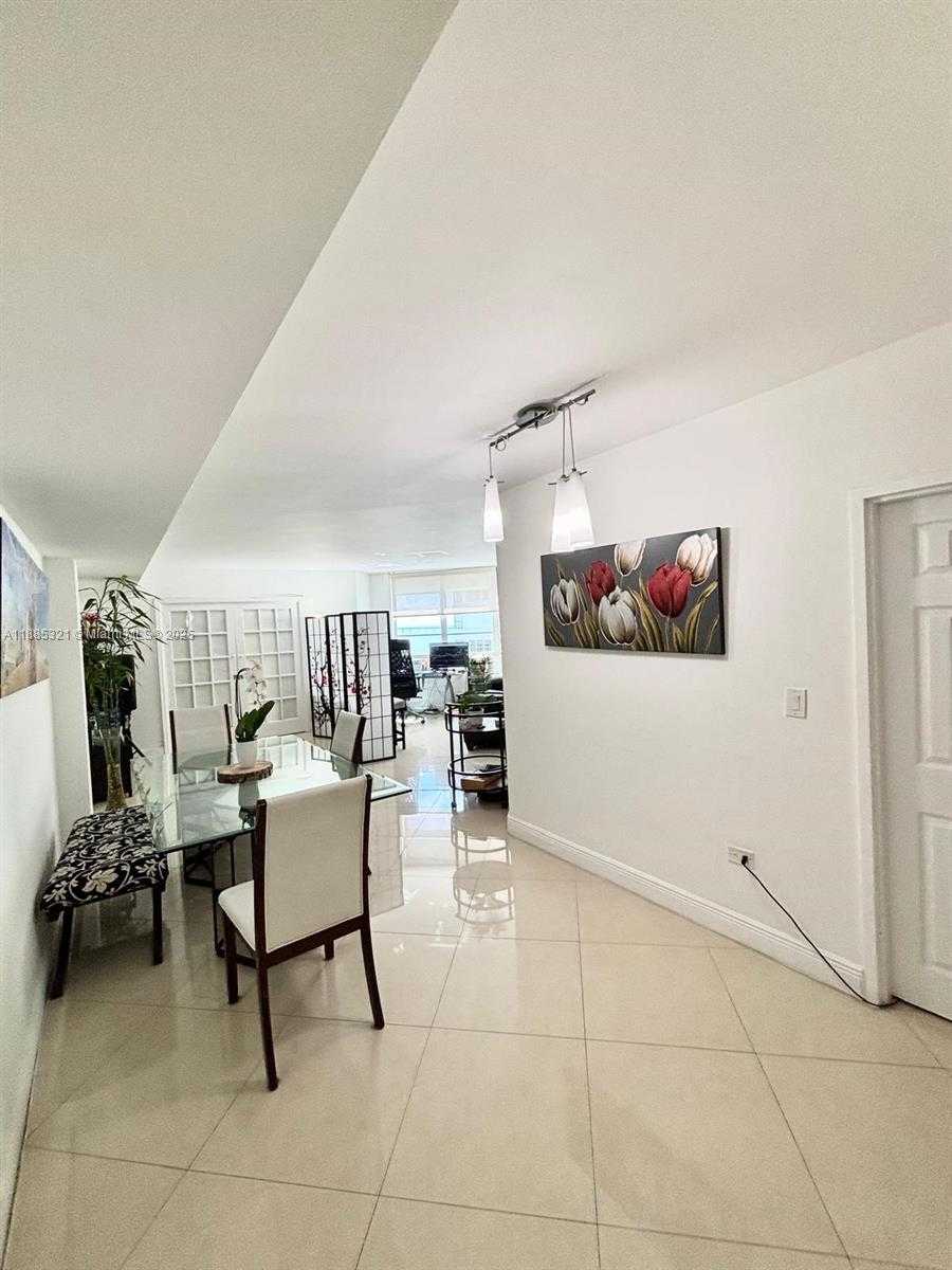 Small Image of 801 BRICKELL BAY DR #1067, Miami Number 16