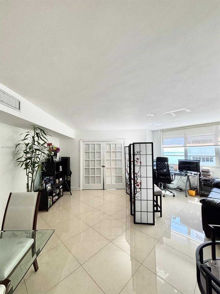 Small Image of 801 BRICKELL BAY DR #1067, Miami Number 21