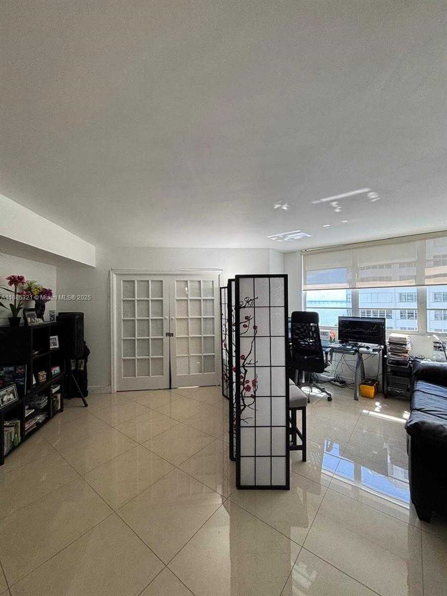 Small Image of 801 BRICKELL BAY DR #1067, Miami Number 22