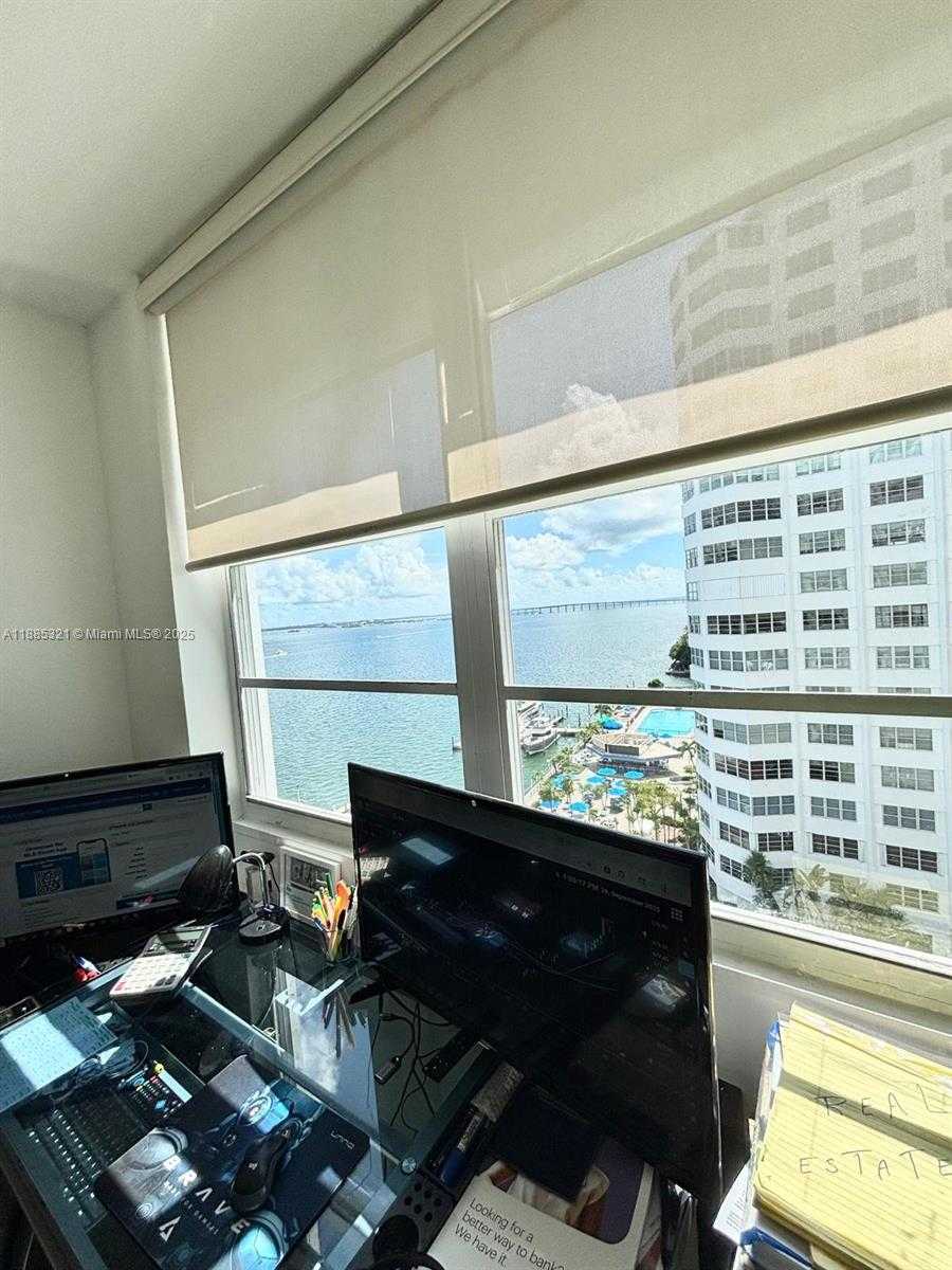 Small Image of 801 BRICKELL BAY DR #1067, Miami Number 27