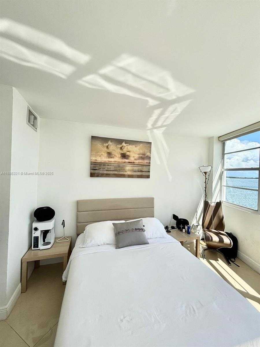 Small Image of 801 BRICKELL BAY DR #1067, Miami Number 40