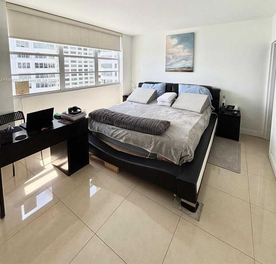 Small Image of 801 BRICKELL BAY DR #1067, Miami Number 47