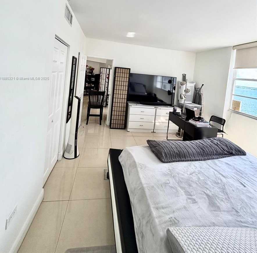 Small Image of 801 BRICKELL BAY DR #1067, Miami Number 50
