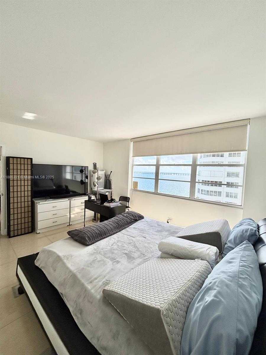 Small Image of 801 BRICKELL BAY DR #1067, Miami Number 51