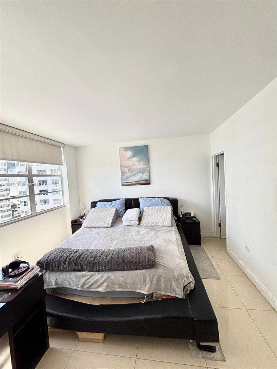 Small Image of 801 BRICKELL BAY DR #1067, Miami Number 52