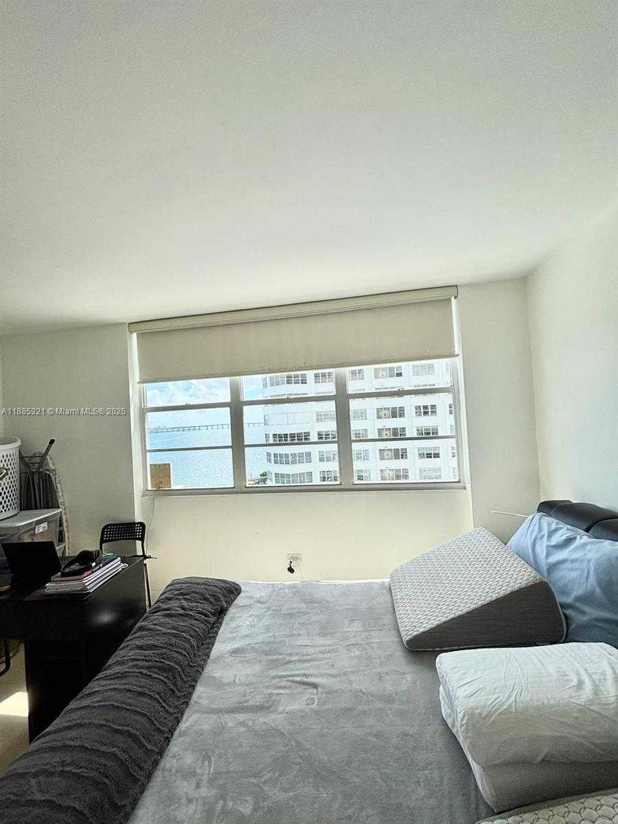 Small Image of 801 BRICKELL BAY DR #1067, Miami Number 65