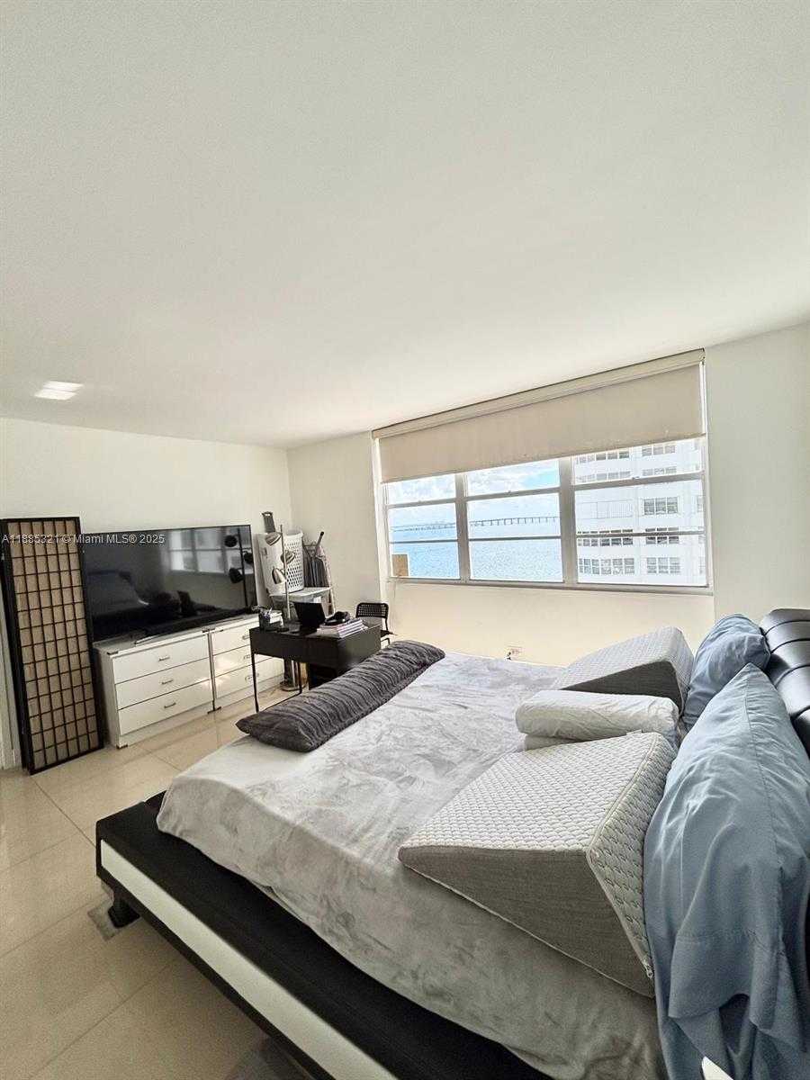 Small Image of 801 BRICKELL BAY DR #1067, Miami Number 67