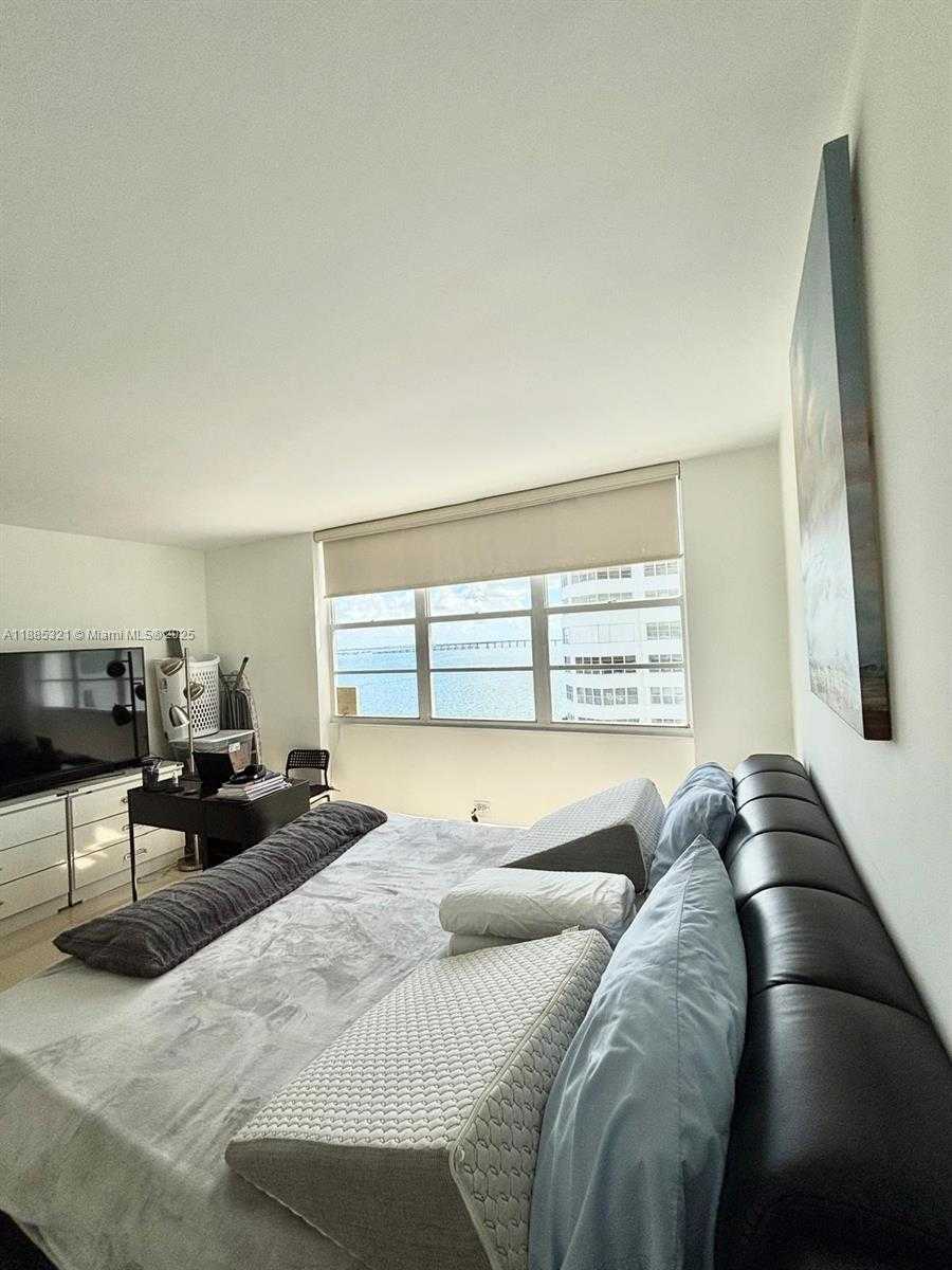 Small Image of 801 BRICKELL BAY DR #1067, Miami Number 68