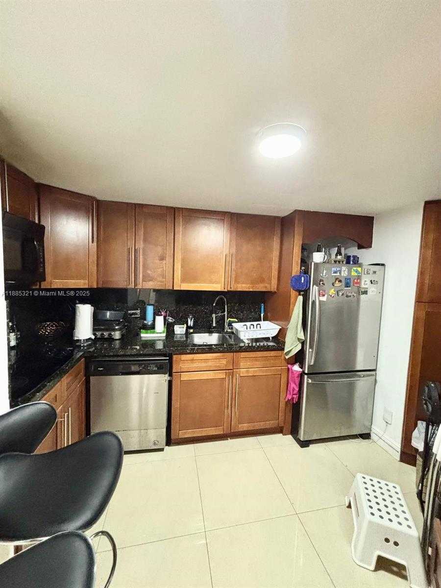 Small Image of 801 BRICKELL BAY DR #1067, Miami Number 7