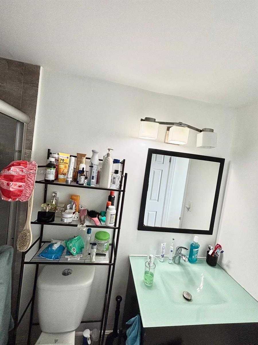 Small Image of 801 BRICKELL BAY DR #1067, Miami Number 70