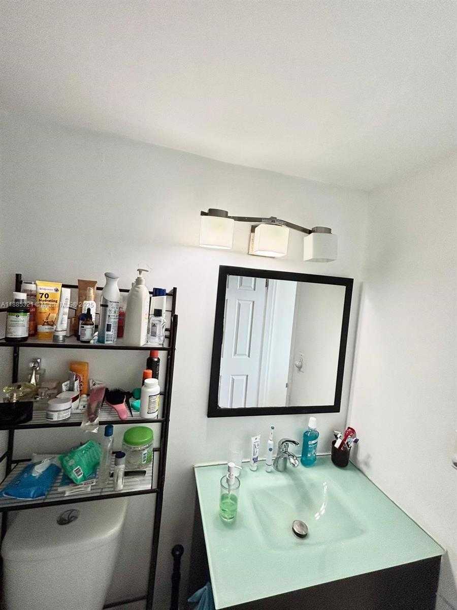 Small Image of 801 BRICKELL BAY DR #1067, Miami Number 72