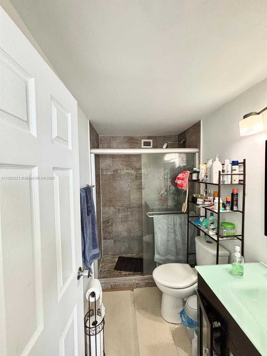 Small Image of 801 BRICKELL BAY DR #1067, Miami Number 74
