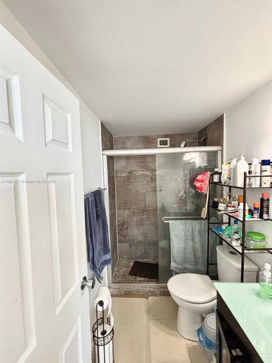 Small Image of 801 BRICKELL BAY DR #1067, Miami Number 76
