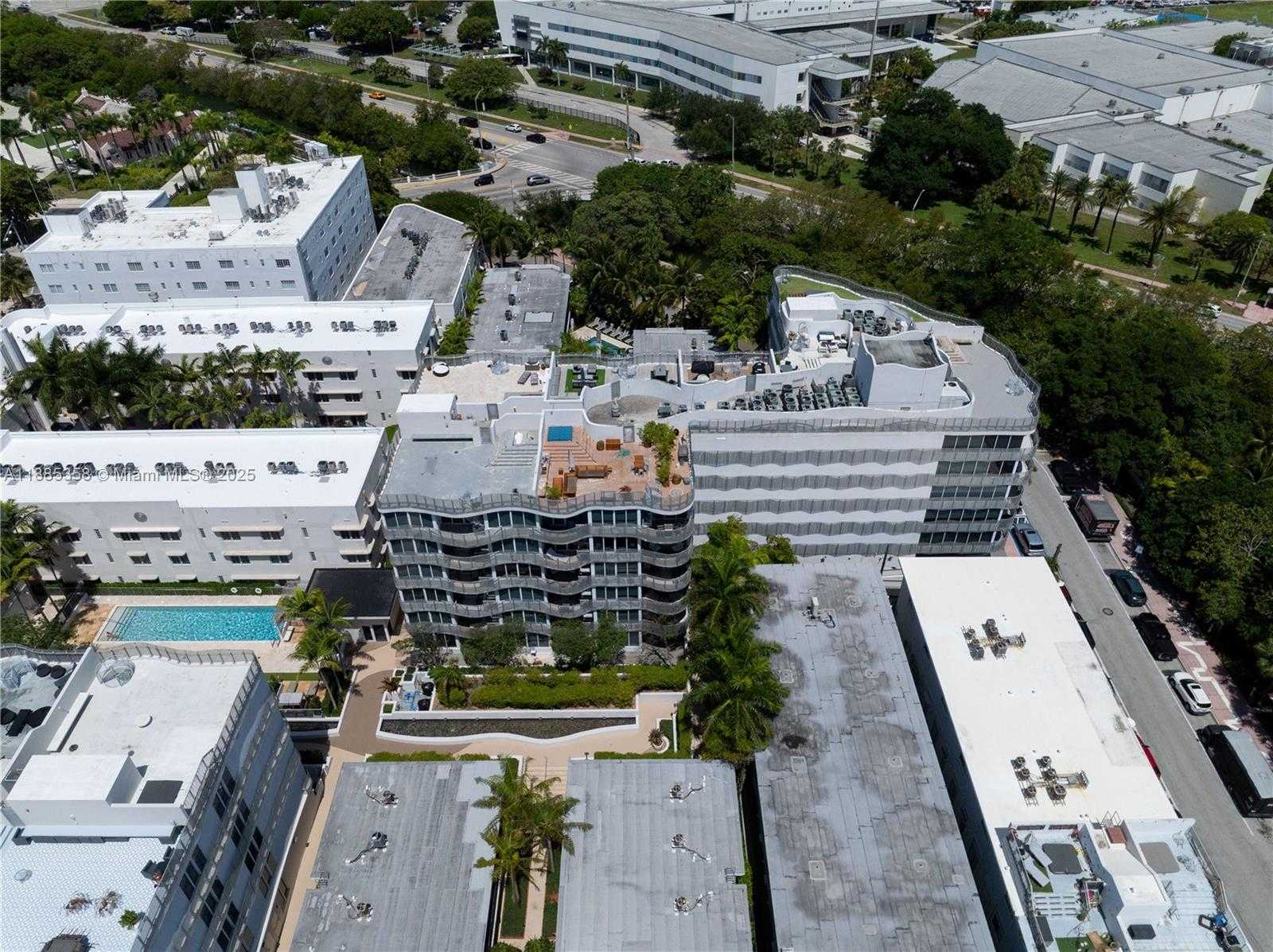 Small Image of 2155 WASHINGTON CT #402, Miami Beach Number 19