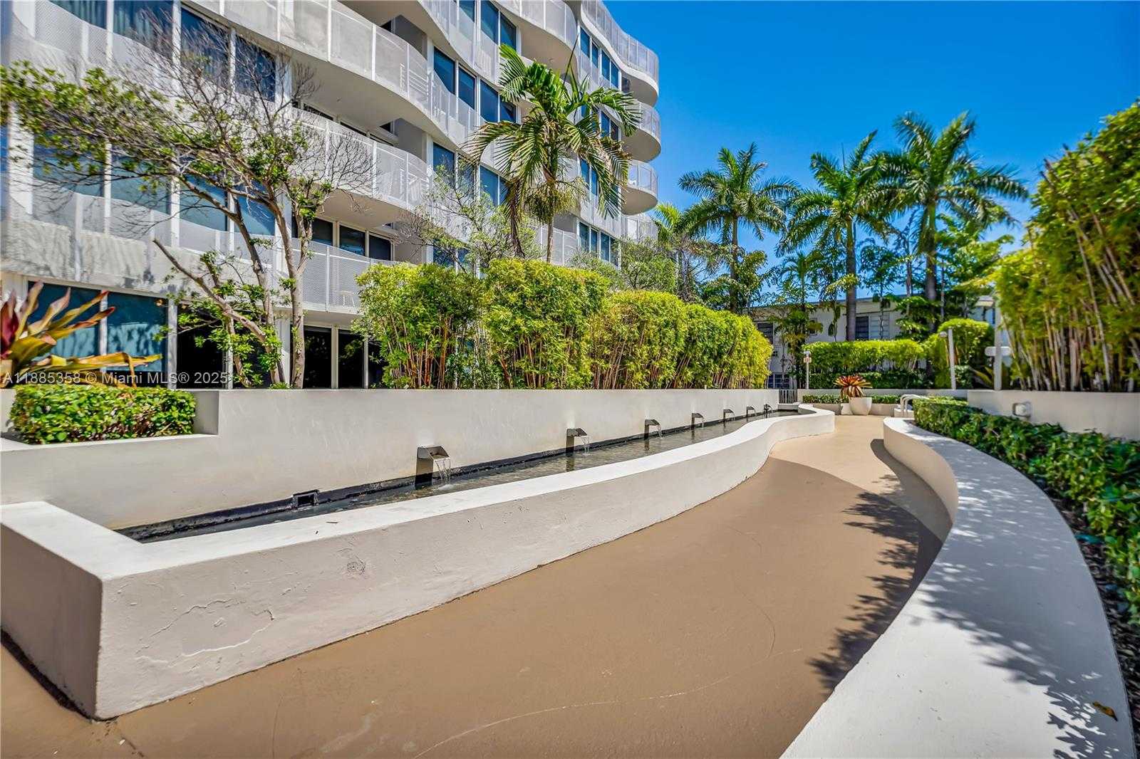 Small Image of 2155 WASHINGTON CT #402, Miami Beach Number 20