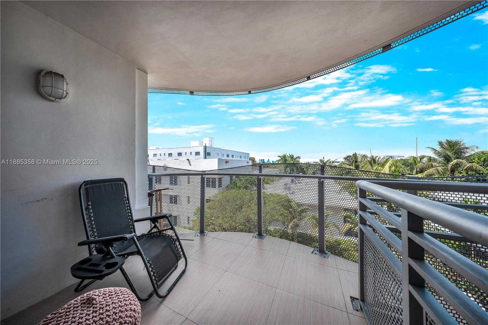 Small Image of 2155 WASHINGTON CT #402, Miami Beach Number 7