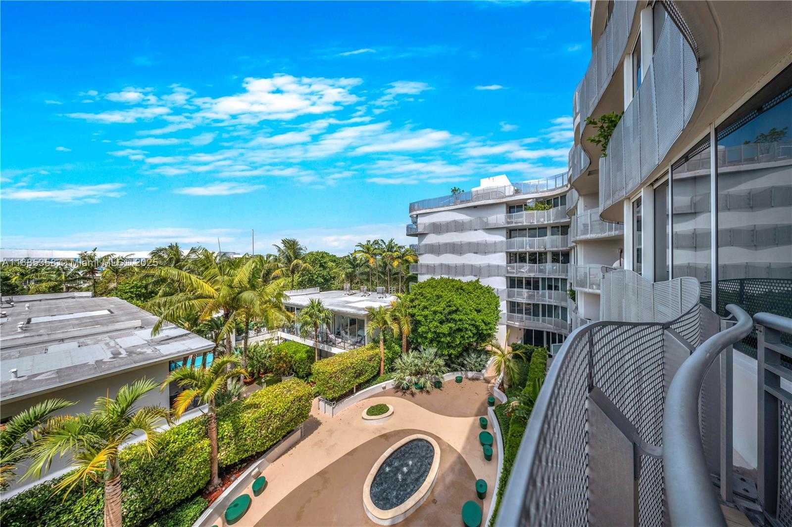 Small Image of 2155 WASHINGTON CT #402, Miami Beach Number 9
