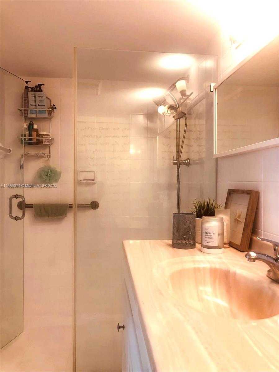 Small Image of 1750 JAMES AVE #5B, Miami Beach Number 5