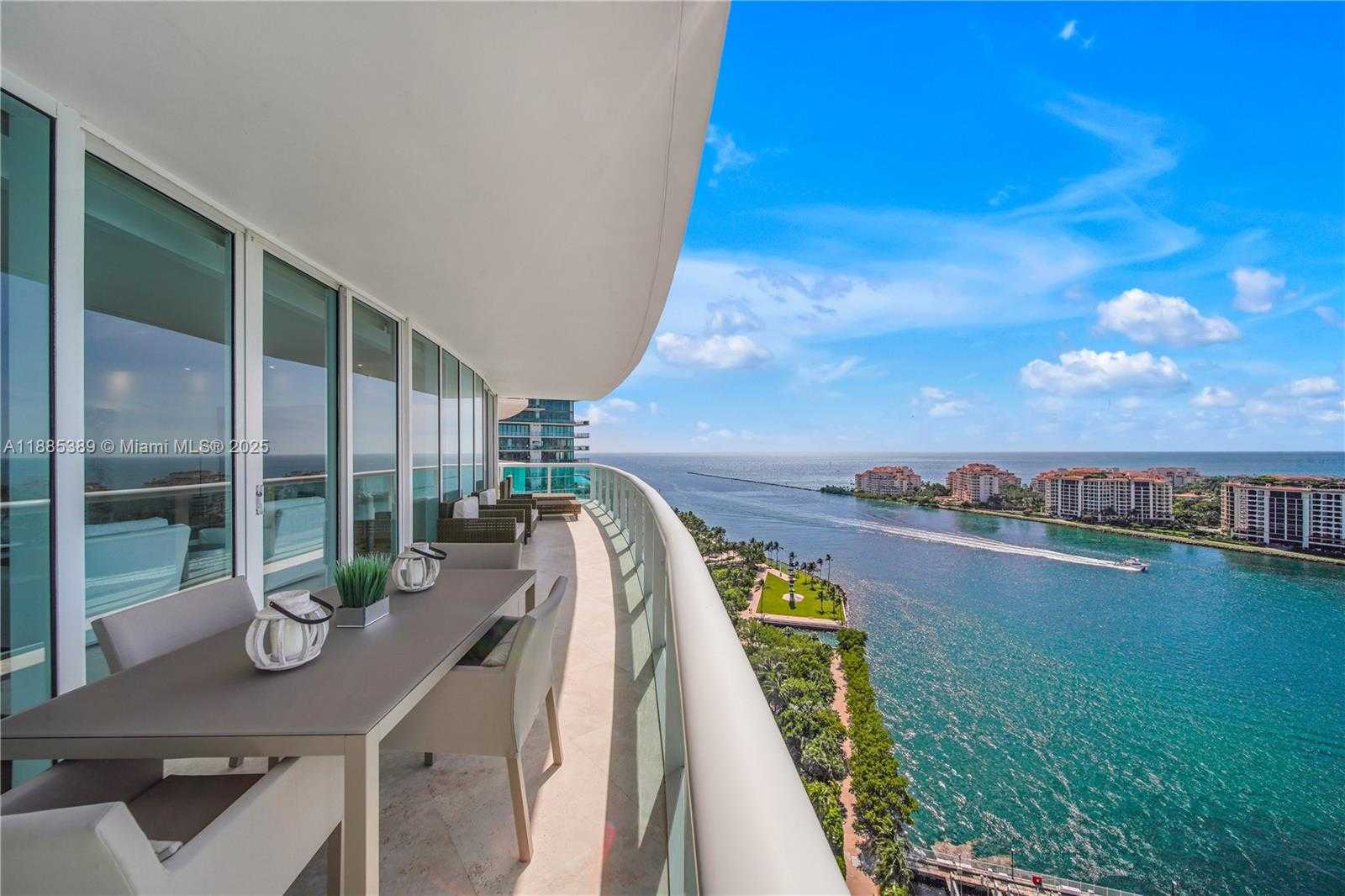 Small Image of 1000 SOUTH POINTE DR #2202, Miami Beach Number 2