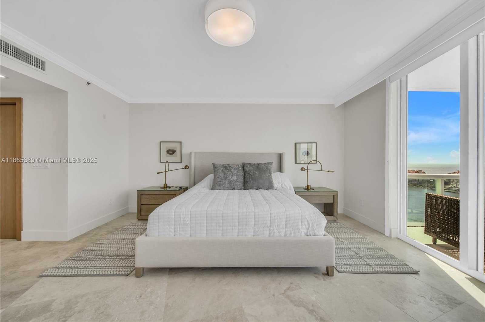 Small Image of 1000 SOUTH POINTE DR #2202, Miami Beach Number 29