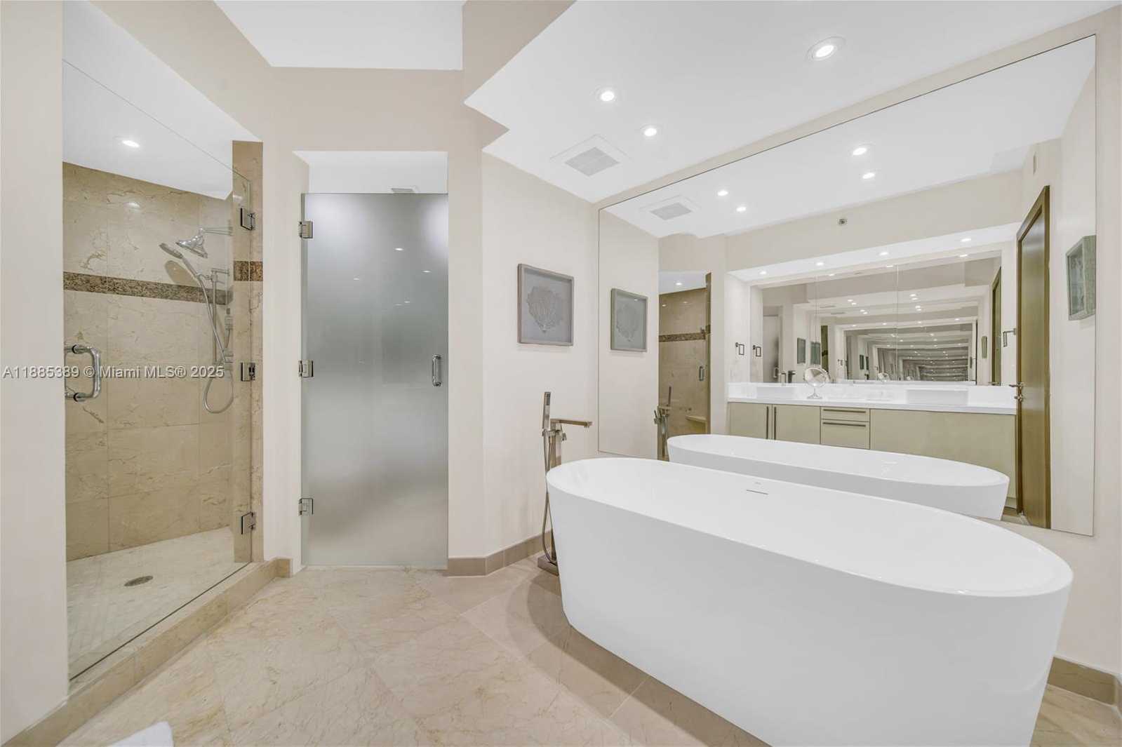 Small Image of 1000 SOUTH POINTE DR #2202, Miami Beach Number 33