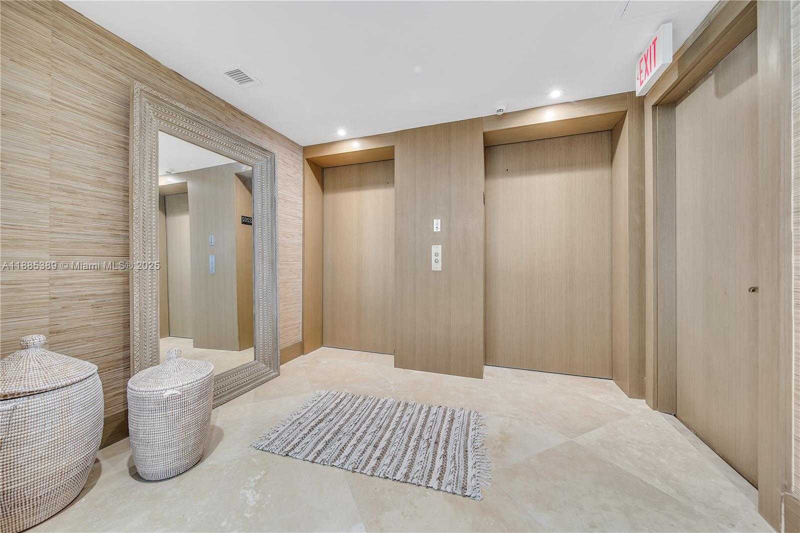 Small Image of 1000 SOUTH POINTE DR #2202, Miami Beach Number 7